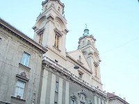 Bazilika Presvetog Srca Isusova, pročelje